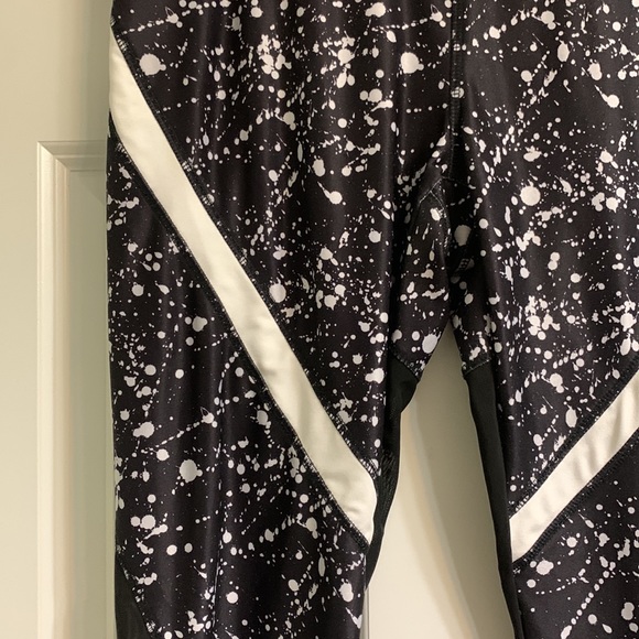 Danskin capri leggings - Picture 2 of 8